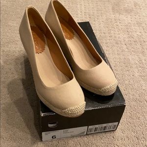 J Crew Espadrille wedges tan size 6 - Brand New